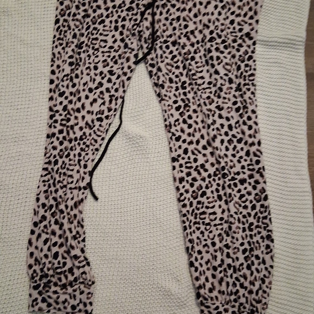 Jessica Simpson Leopard Print Maternity Set - Picture 4 of 6